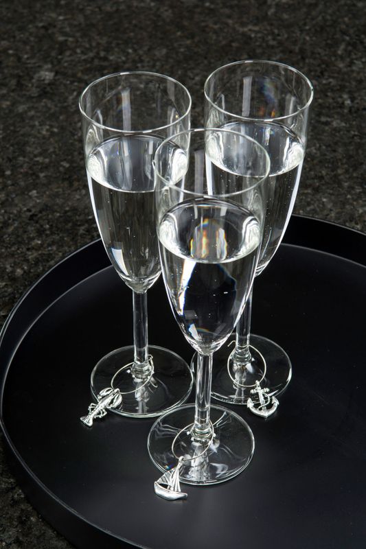 Serveringsfat Rundt sort metall 27x3 cm