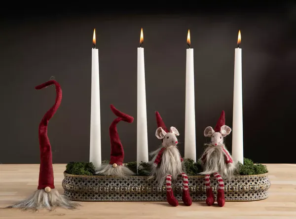 Mus sittende rød 16x12 cm