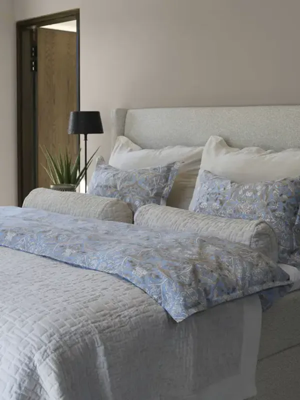 Halvor Bakke Hazendal sengesett 140x220/50x70 Celestial blue